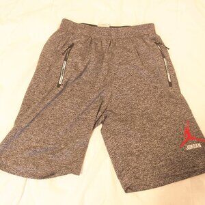 Nike Jordan Men’s Gray Athletic Shorts Size M Elastic Waist Zip Pockets Jumpman